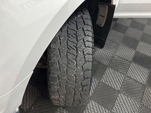 Used 2018 Ford F150 XLT w/ Equipment Group 302A Luxury AWD/4WD image 37