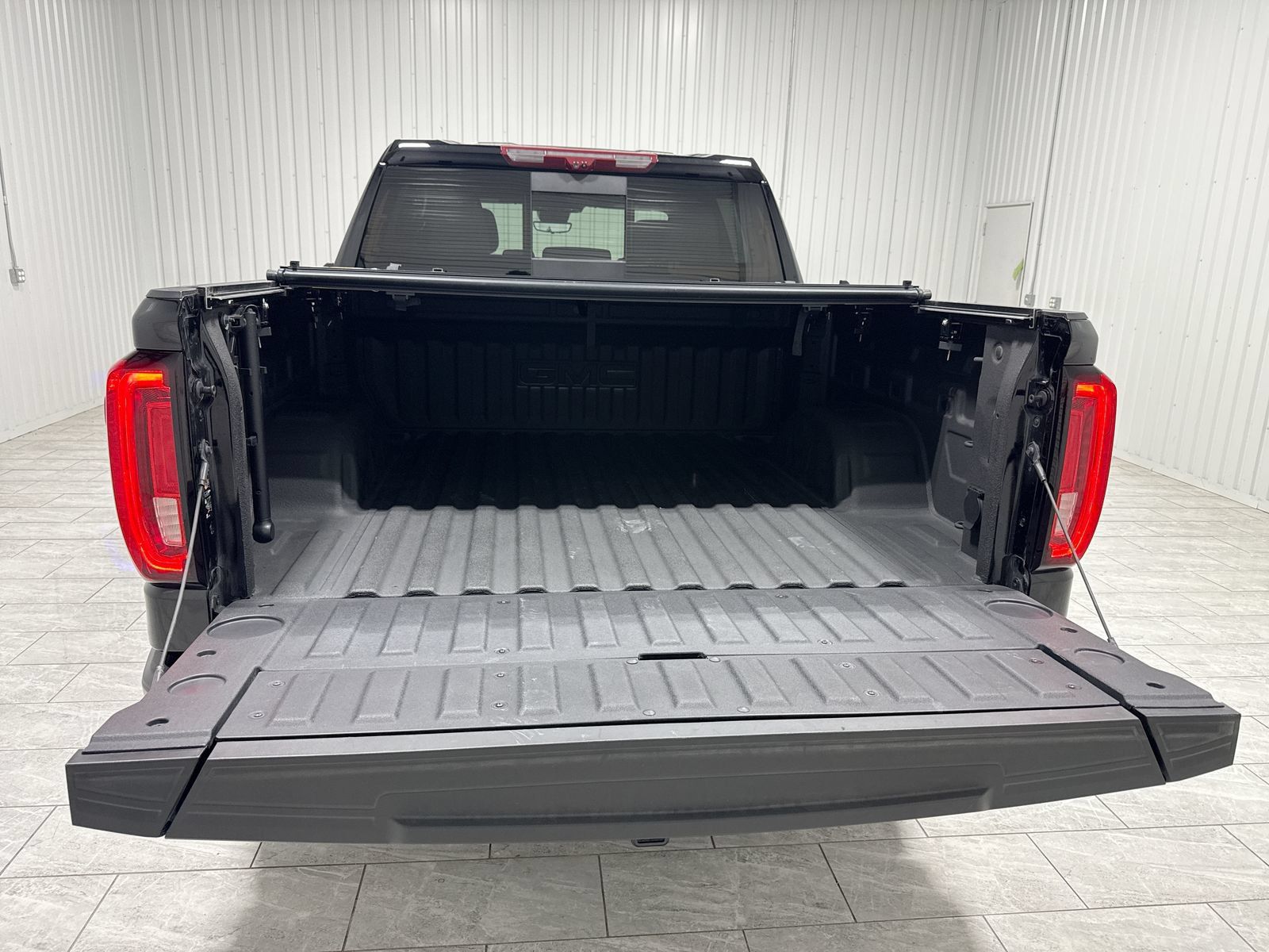 Used 2025 GMC Sierra 1500 AT4 w/ AT4 Premium Package AWD/4WD image 27