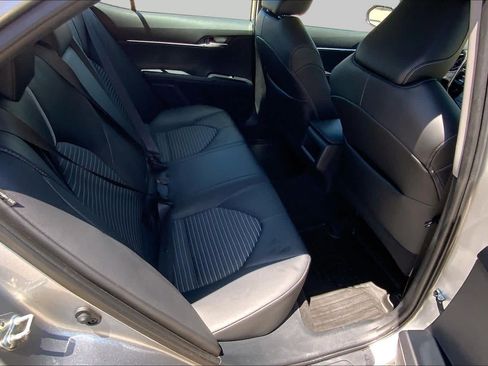 Used 2020 Toyota Camry SE FWD image 19