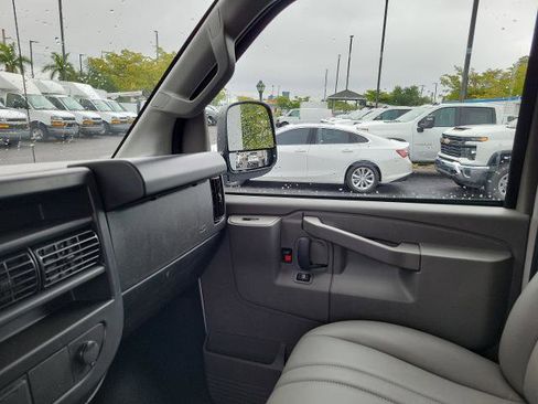 New 2025 Chevrolet Express 3500 w/ Power Convenience Package image 20