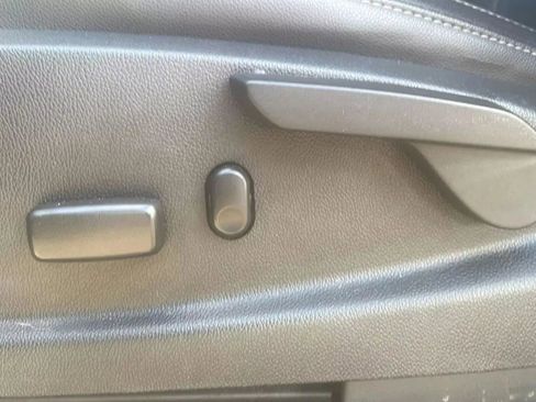 Used 2018 Chevrolet Colorado ZR2 image 18