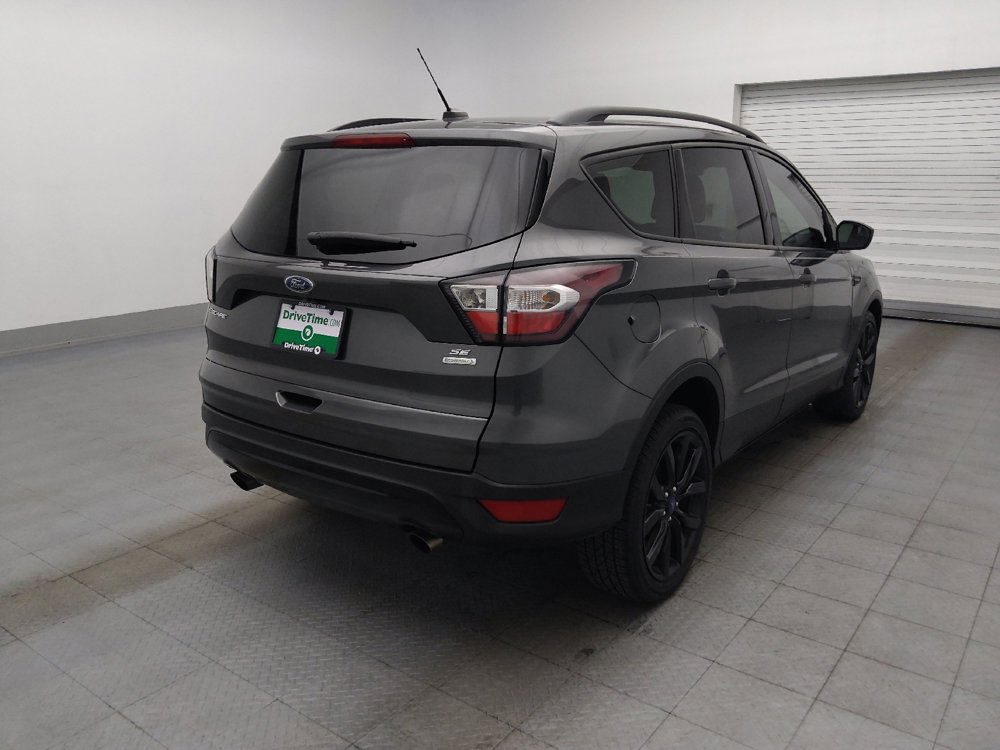 Used 2017 Ford Escape SE w/ SE Sport Appearance Package FWD image 9