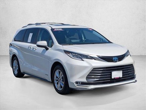 Used 2021 Toyota Sienna Limited AWD/4WD image 3