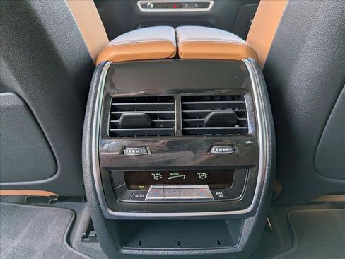 Used 2023 BMW X7 xDrive40i w/ Premium Package AWD/4WD image 19