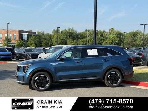 Certified 2026 Kia Sorento EX w/ EX Premium Package FWD image 4