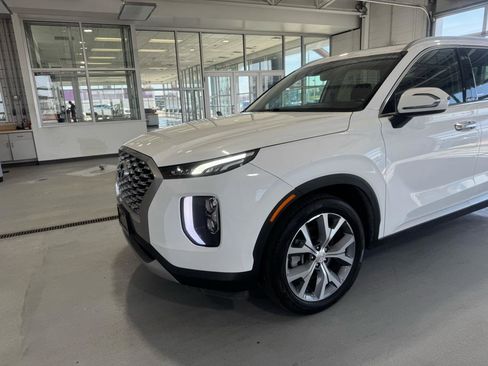 Used 2021 Hyundai Palisade SEL w/ Premium Package FWD image 3