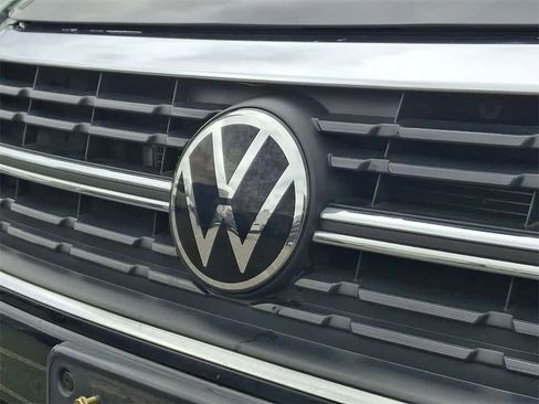 Used 2023 Volkswagen Jetta SE image 28