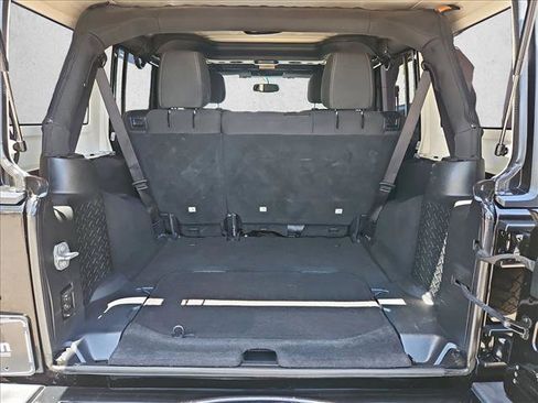 Used 2017 Jeep Wrangler Unlimited Sahara AWD/4WD image 2