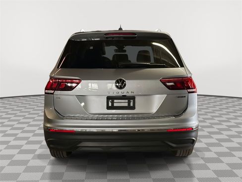 Used 2022 Volkswagen Tiguan SE image 4