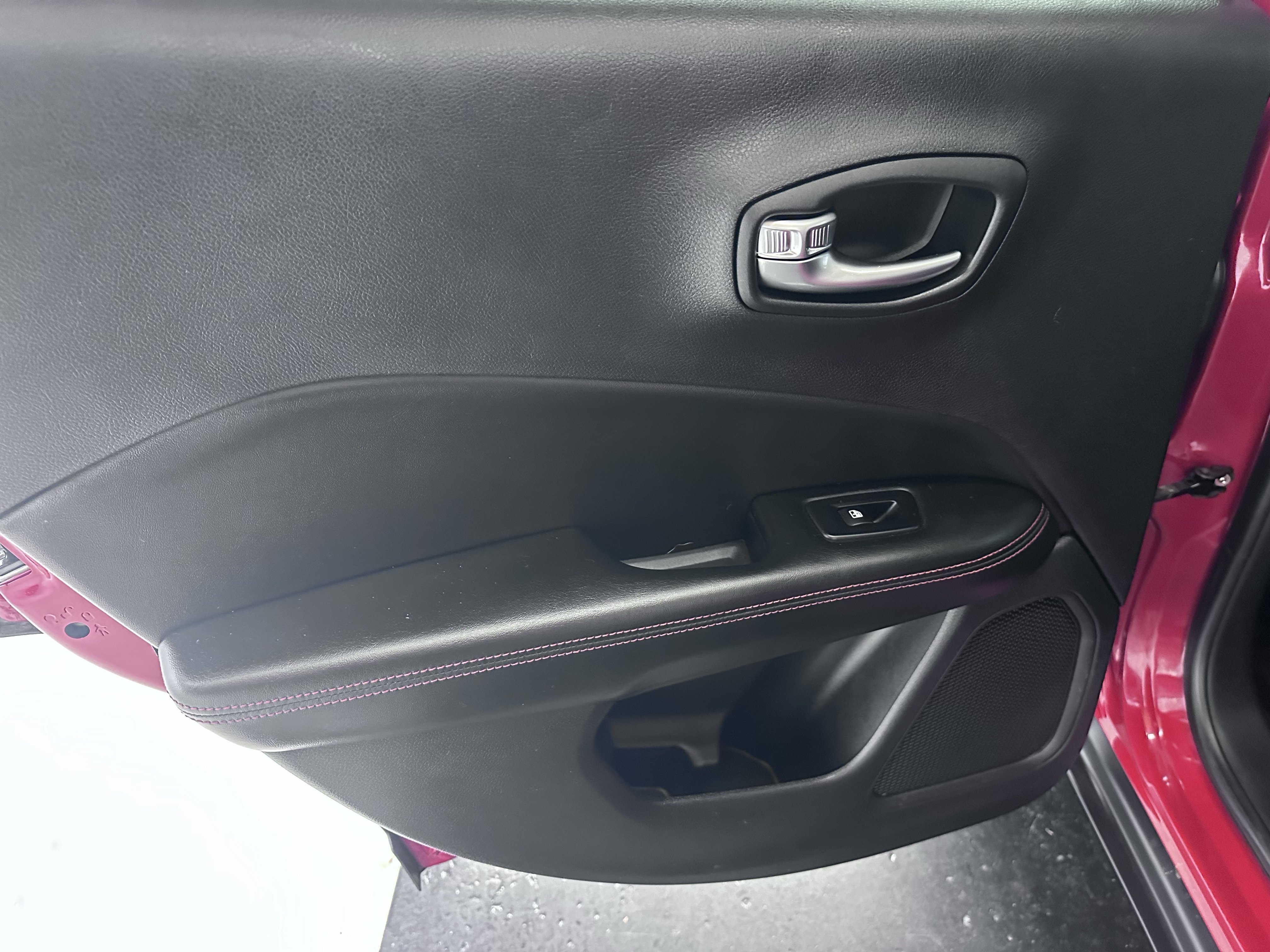 Used 2020 Jeep Compass Trailhawk AWD/4WD image 25