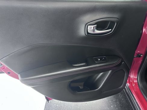 Used 2020 Jeep Compass Trailhawk AWD/4WD image 25