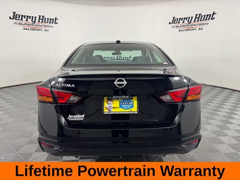 Used 2025 Nissan Altima 2.5 SV FWD image 8