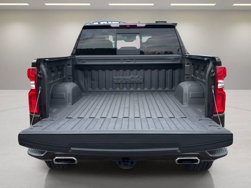 Used 2019 Chevrolet Silverado 1500 High Country w/ High Country Premium Package image 32