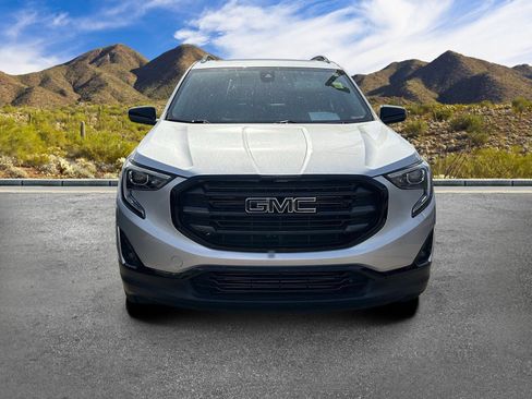 Used 2021 GMC Terrain SLT w/ Infotainment Package II FWD image 3