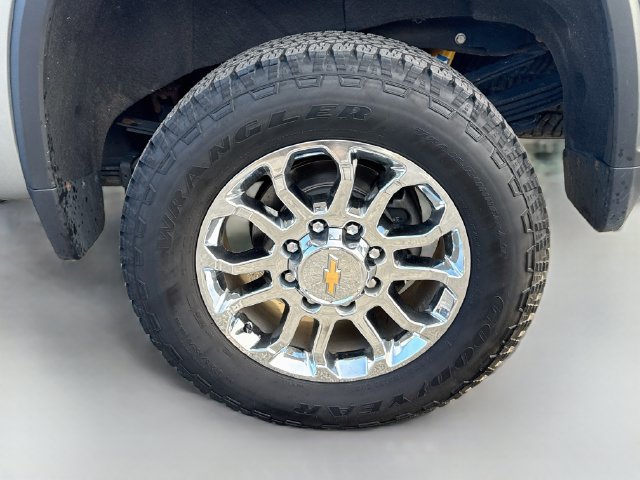 Used 2024 Chevrolet Silverado 3500 LTZ w/ LTZ Premium Package AWD/4WD image 32