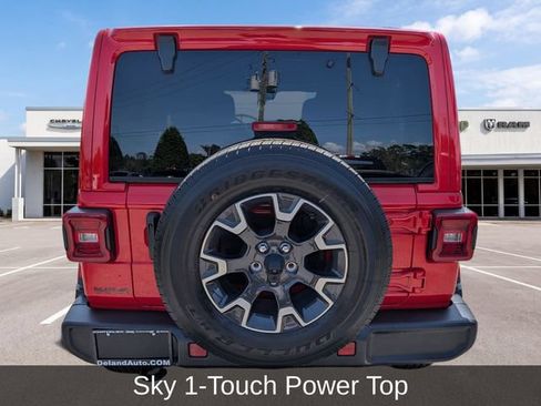 Used 2024 Jeep Wrangler Unlimited Sahara AWD/4WD image 5