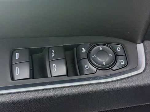 Used 2025 GMC Sierra 1500 SLT RWD image 15