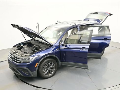 Used 2022 Volkswagen Tiguan SE image 40