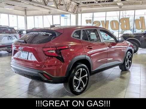 Used 2024 Chevrolet Trax RS image 8