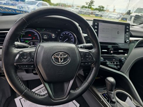 Used 2022 Toyota Camry XSE w/ Cold Weather Package FWD image 10
