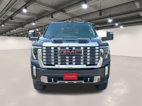 Used 2024 GMC Sierra 2500 Denali w/ Denali Reserve Package image 18