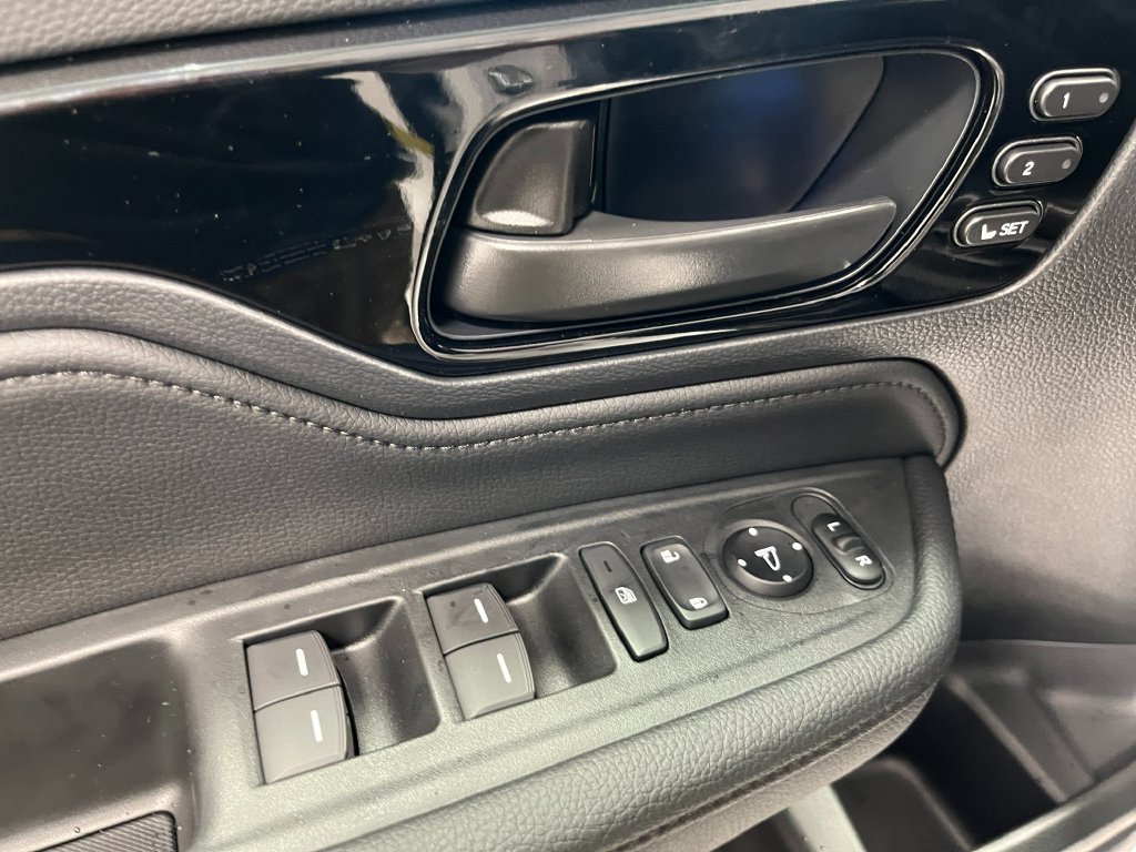 New 2026 Honda Odyssey Touring image 9