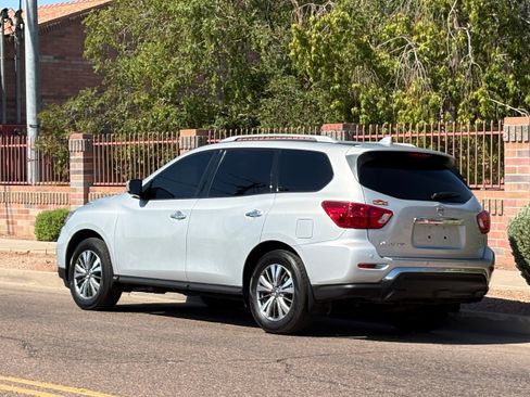 Used 2020 Nissan Pathfinder S FWD image 4
