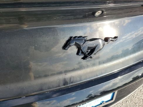 Used 2017 Ford Mustang Premium image 39