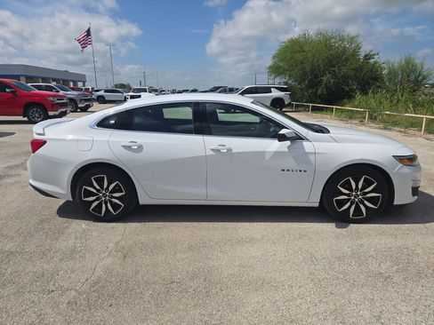 Used 2021 Chevrolet Malibu RS FWD image 2