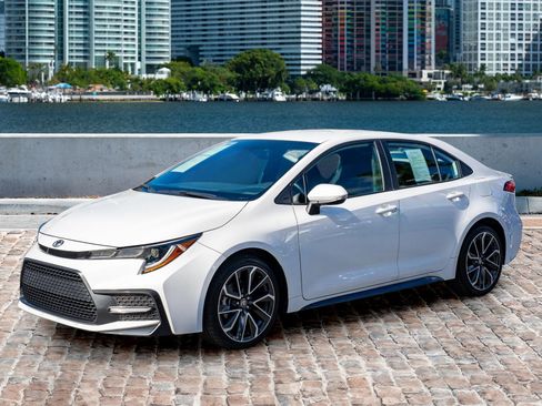 Used 2022 Toyota Corolla SE image 1