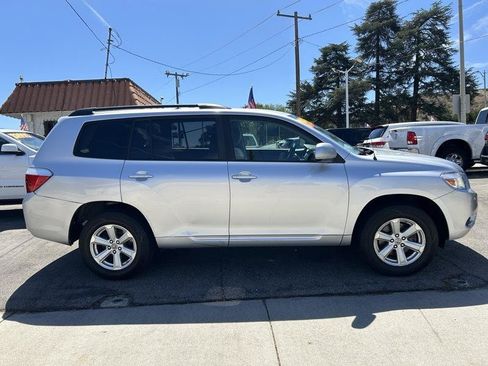 Used 2010 Toyota Highlander 2WD image 5