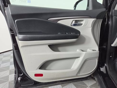 Used 2017 Honda Pilot EX image 13