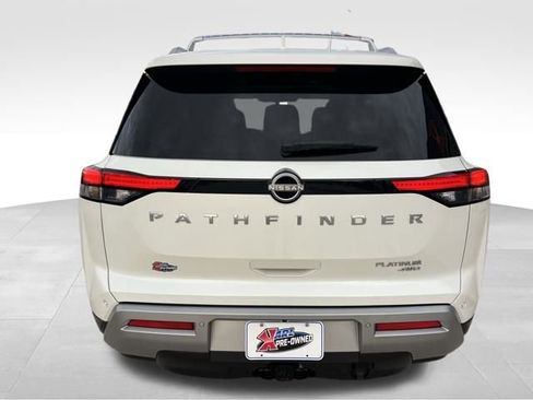 Used 2024 Nissan Pathfinder Platinum image 7