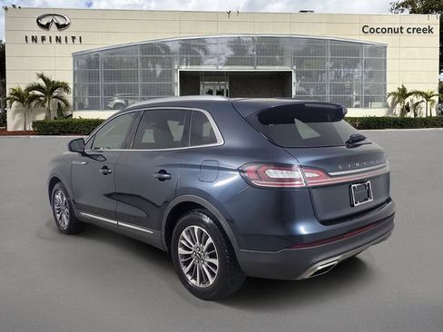 Used 2023 Lincoln Nautilus FWD w/ Premium Package image 3