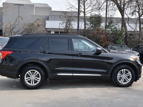 Used 2023 Ford Explorer XLT w/ Equipment Group 202A image 6