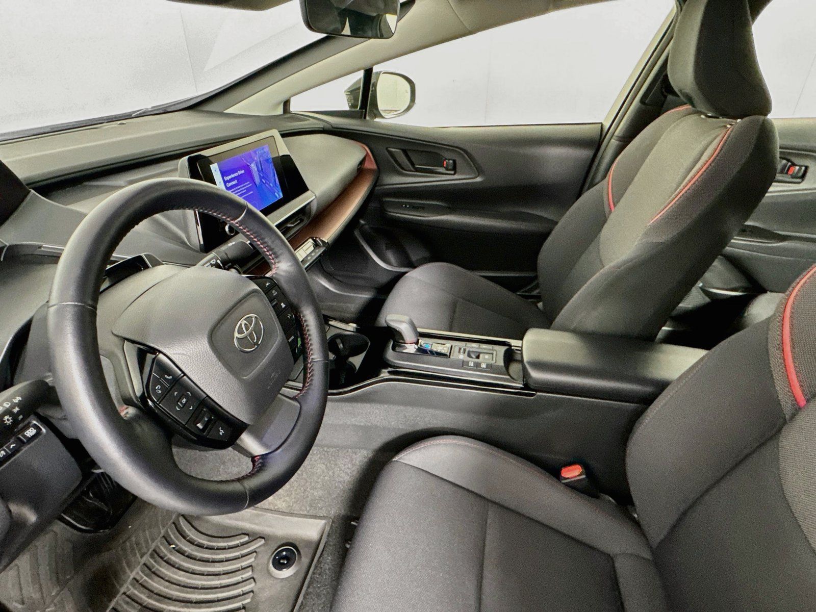 Used 2023 Toyota Prius Prime FWD image 8