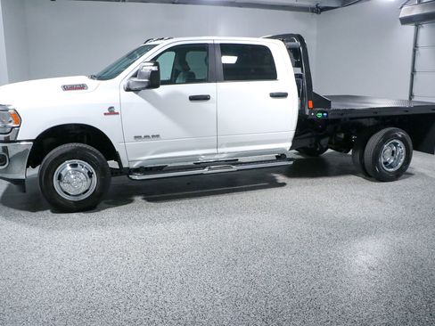 Used 2024 RAM 3500 Big Horn image 11