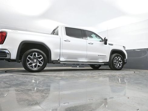 Used 2024 GMC Sierra 1500 SLT w/ SLT Premium Package AWD/4WD image 40