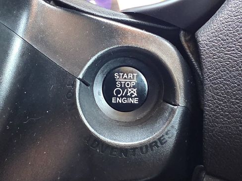 Used 2018 Jeep Renegade Latitude image 44