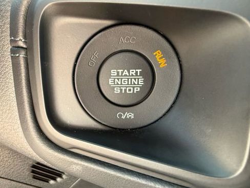 Used 2024 Jeep Gladiator Mojave w/ Safety Group image 28