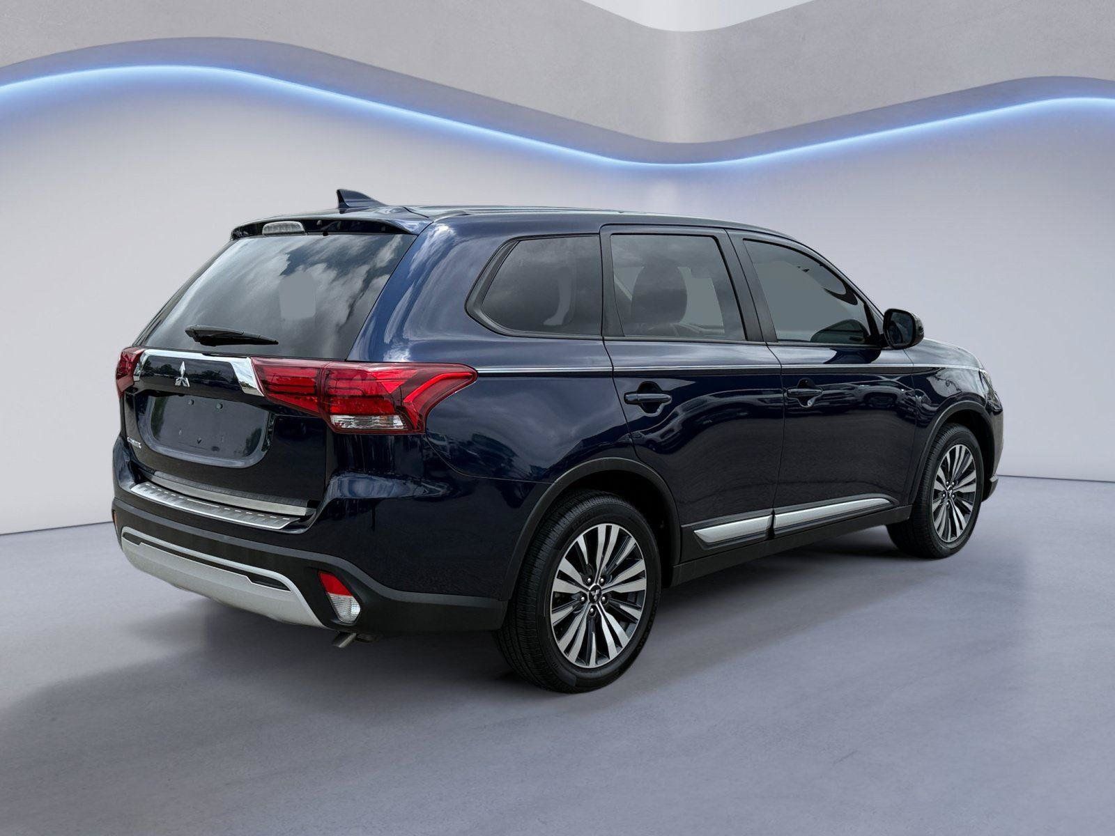 Used 2020 Mitsubishi Outlander ES FWD image 3