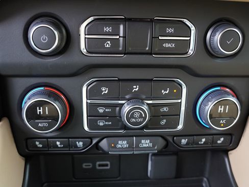 Certified 2024 Chevrolet Tahoe Premier w/ Advanced Technology Package AWD/4WD image 34