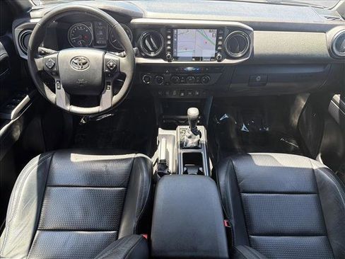 Used 2020 Toyota Tacoma TRD Off-Road w/ TRD Premium Off Road Package AWD/4WD image 24