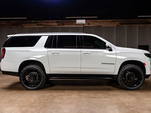 Used 2023 Chevrolet Suburban RST w/ Sport Performance Package image 11