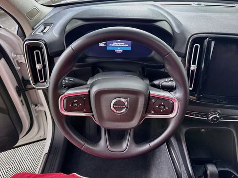 Used 2024 Volvo XC40 B5 Core w/ Climate Package AWD/4WD image 15