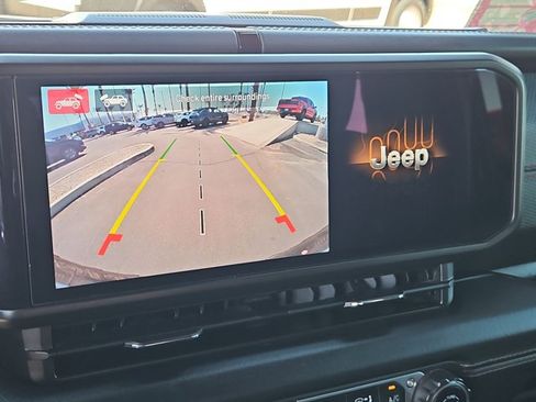 Used 2024 Jeep Wrangler Rubicon w/ Technology Group AWD/4WD image 17
