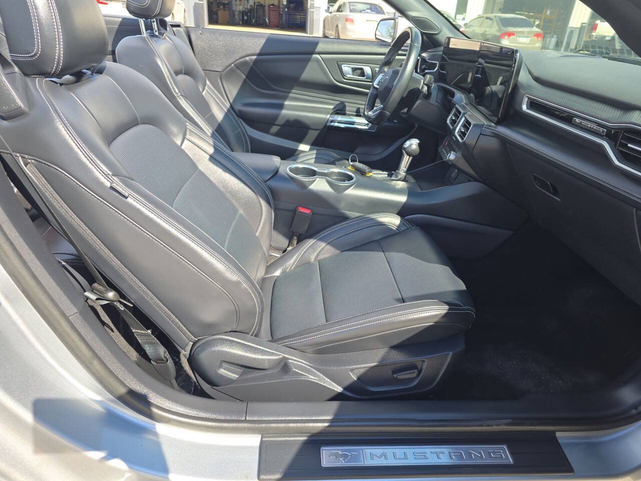 Used 2025 Ford Mustang Premium RWD image 34