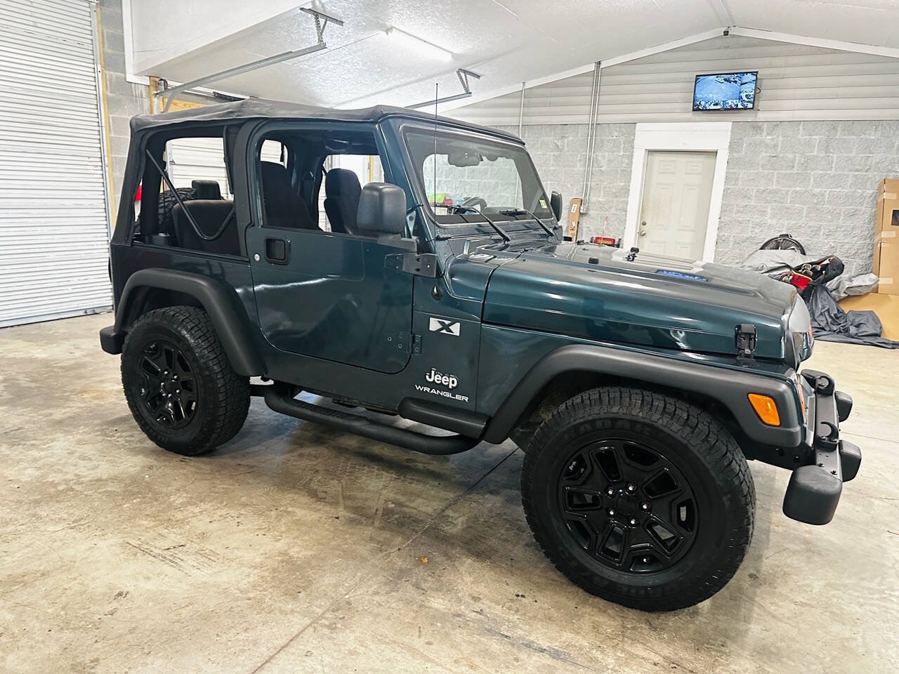 Used 2005 Jeep Wrangler X w/ Tire & Wheel Group (Ecco) AWD/4WD image 13