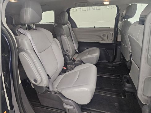 Used 2021 Toyota Sienna XLE w/ XLE Plus Package AWD/4WD image 19