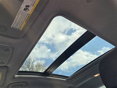 Used 2023 Chevrolet Malibu LT image 11